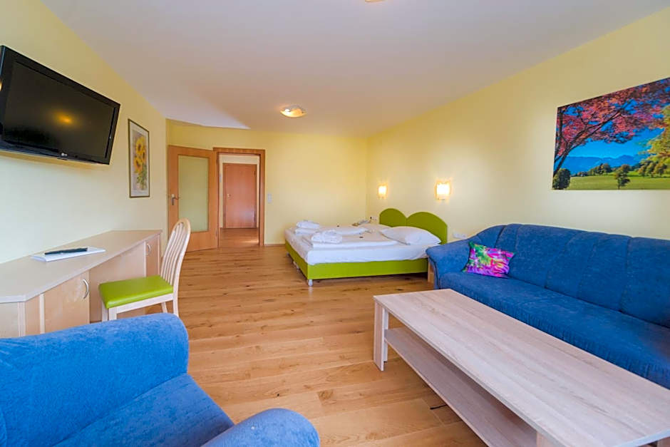 Almfrieden Hotel & Romantikchalet