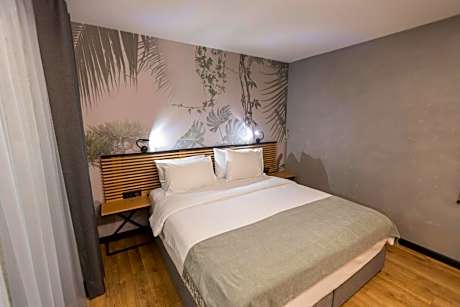 Studio with Garden View