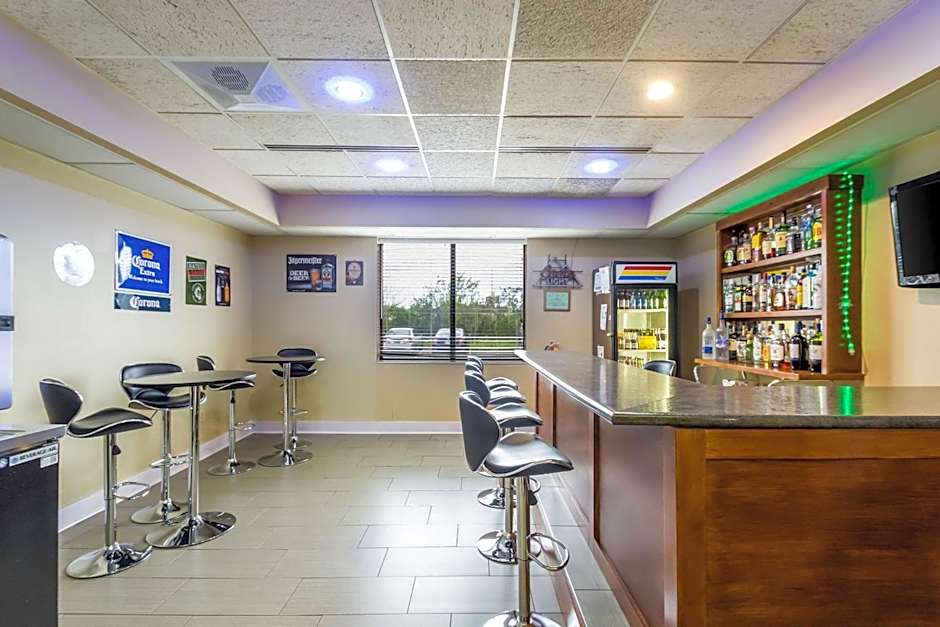 Quality Suites Milwaukee Airport