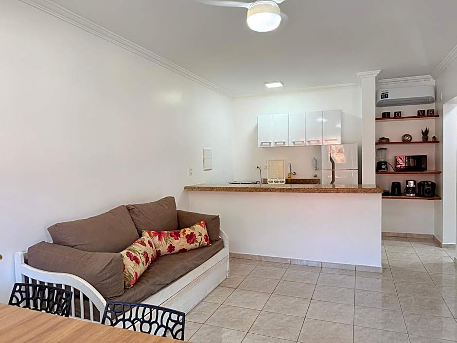 Flat estudio 110 Amarilis Riviera de São Lourenço, 03 piscina climatizada, serviço de hotelaria, limpesa e troca de toalhas diária, carregador veiculo elétrico e servico de praia finais de semana WiFi 500