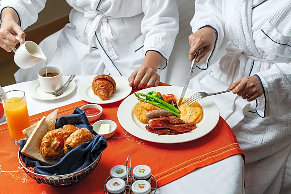 Makati Shangri-La, Manila