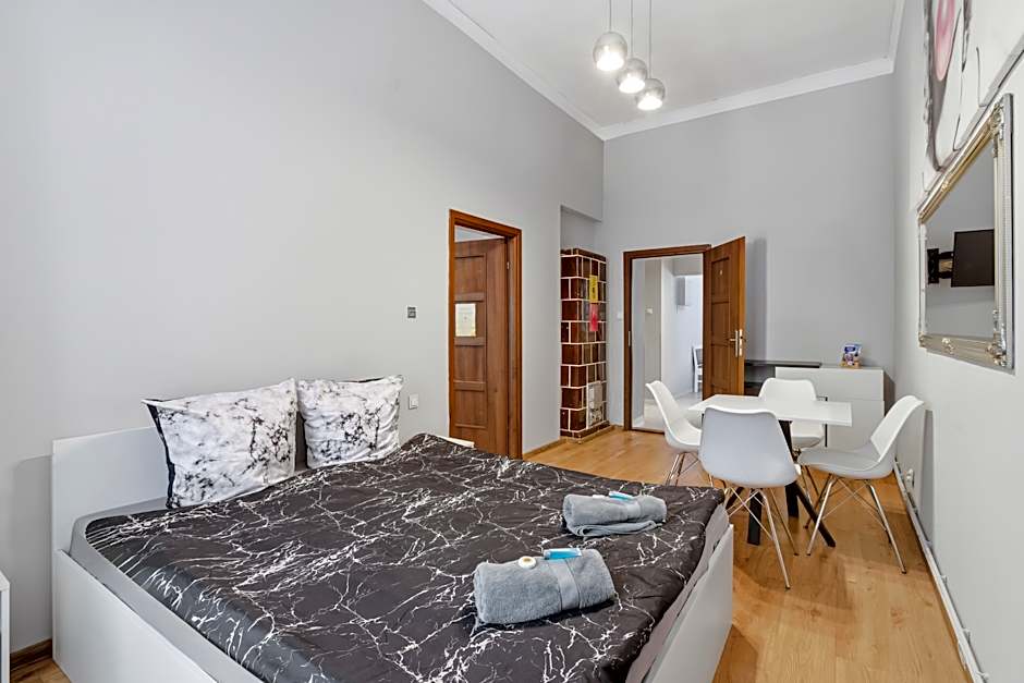 Queen Apartments