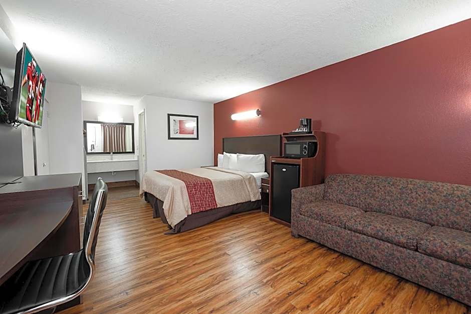Red Roof Inn Starkville - University