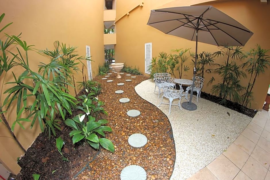 Amarilis Flat Service