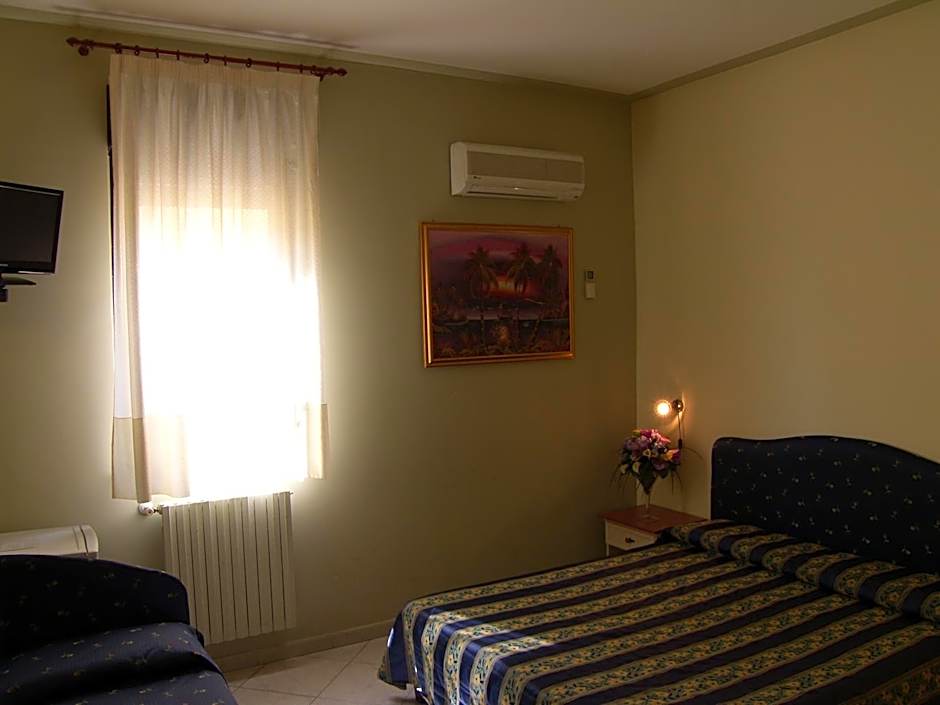 Zdjęcie 1 z 5 — Larger 1 Double Bed or 2 Beds