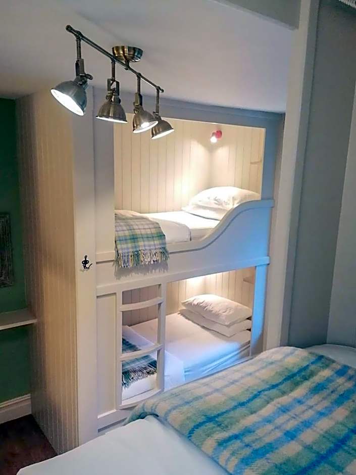 The Rocks at Plas Curig Hostel