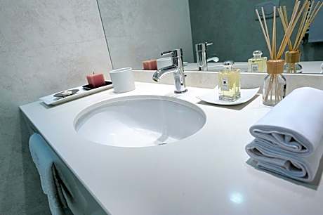 Single Room with Spa Access