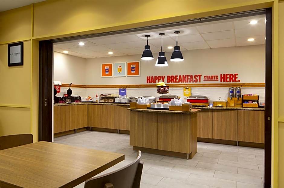 Hampton Inn By Hilton And Suites Tampa-North