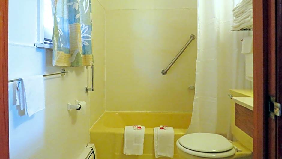 Indianhead Ironwood Hotel