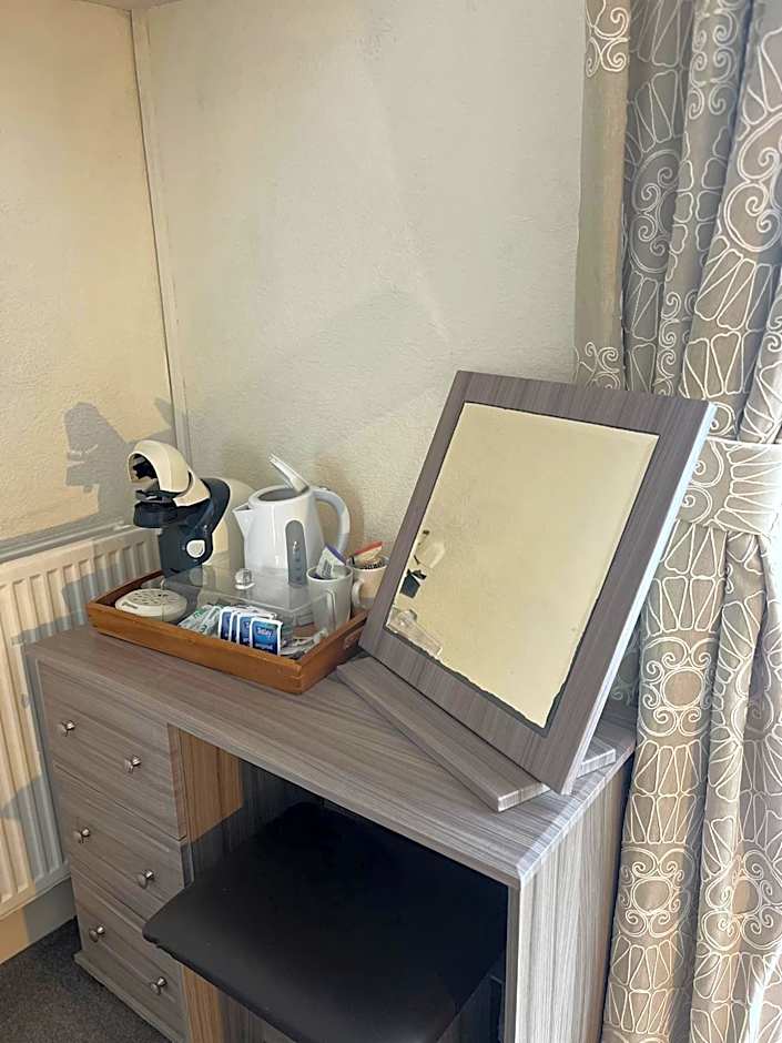 Johnny Dough's Conwy with Rooms