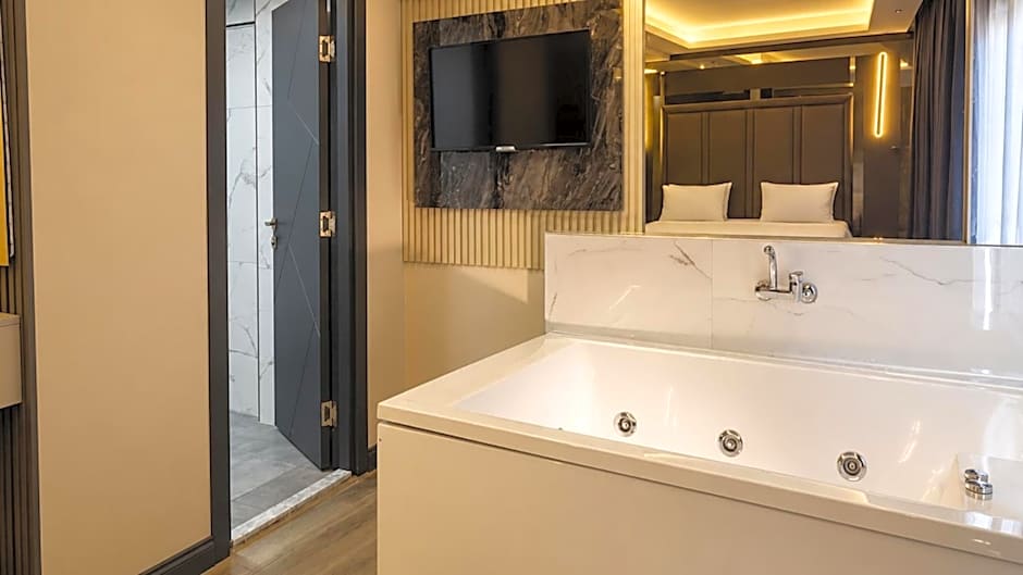 TALLES CITY HOTEL