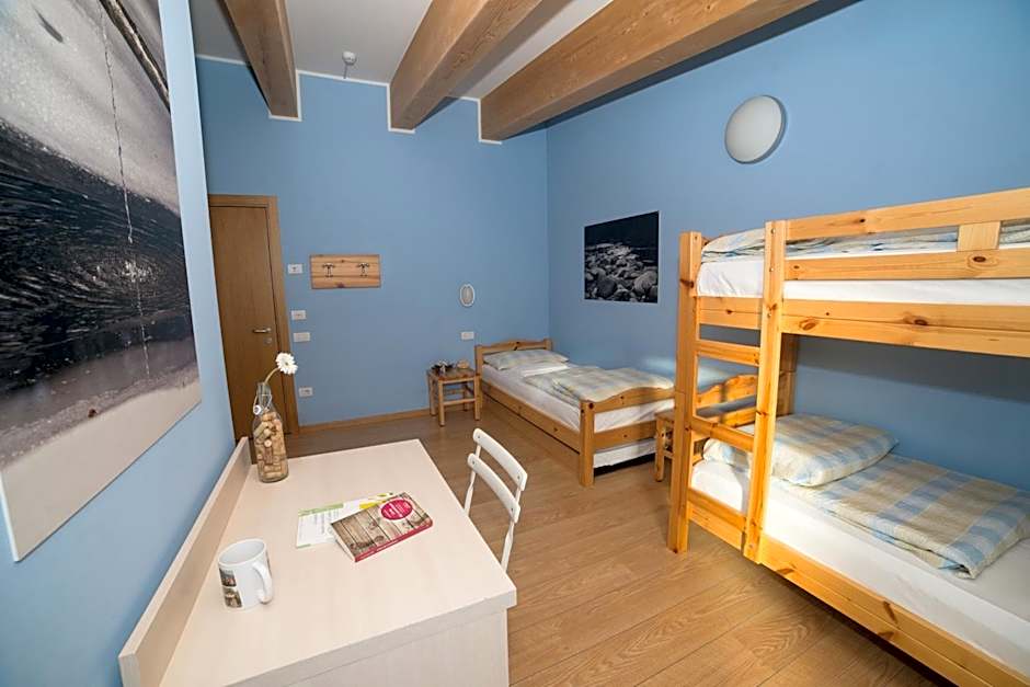 Hostel L'Ost - Ostello di Grumes