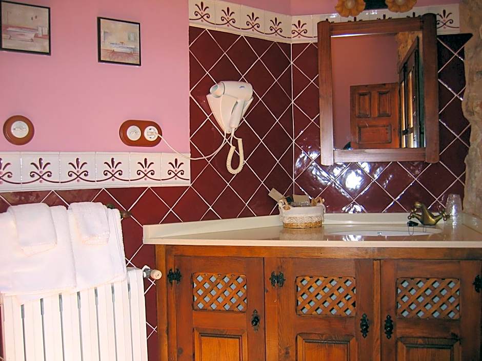 Hotel de Montaña Cueva Ahumada