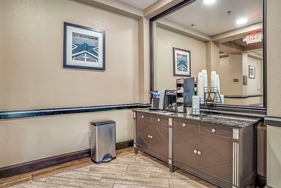 IBAN Dallas Park Central Hotel, Trademark by Wyndham