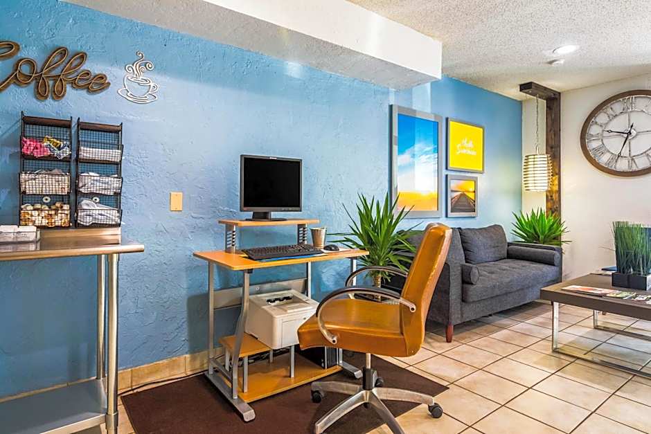 Days Inn by Wyndham Raleigh Glenwood-Crabtree