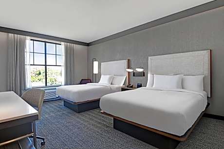 Queen Room with Two Queen Beds - Hearing Accessible