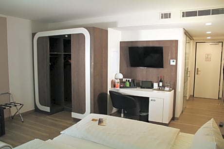 Superior Double Room with Bathroom