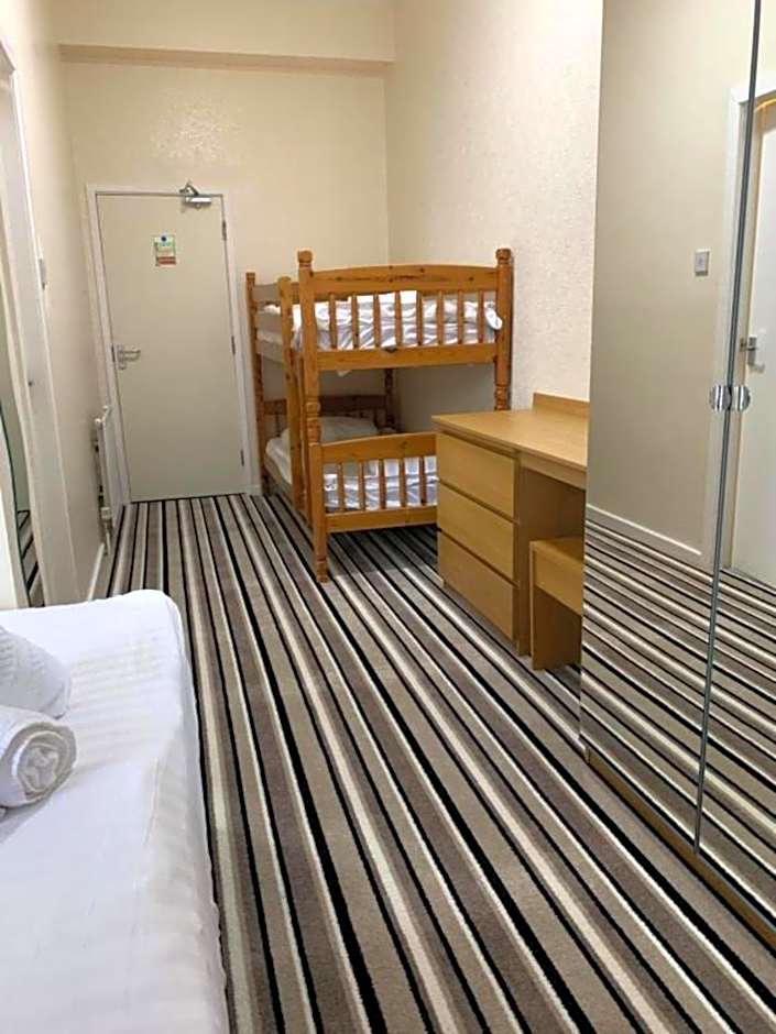 OYO Wave Crest Hotel