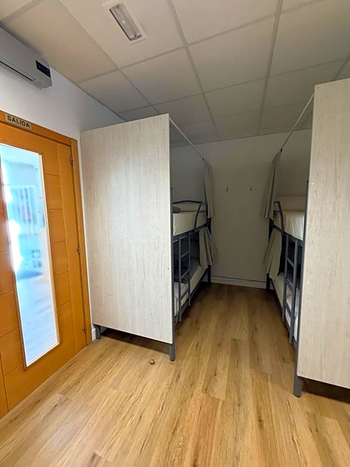 Albergue Porta Real NO BIKE STORAGE