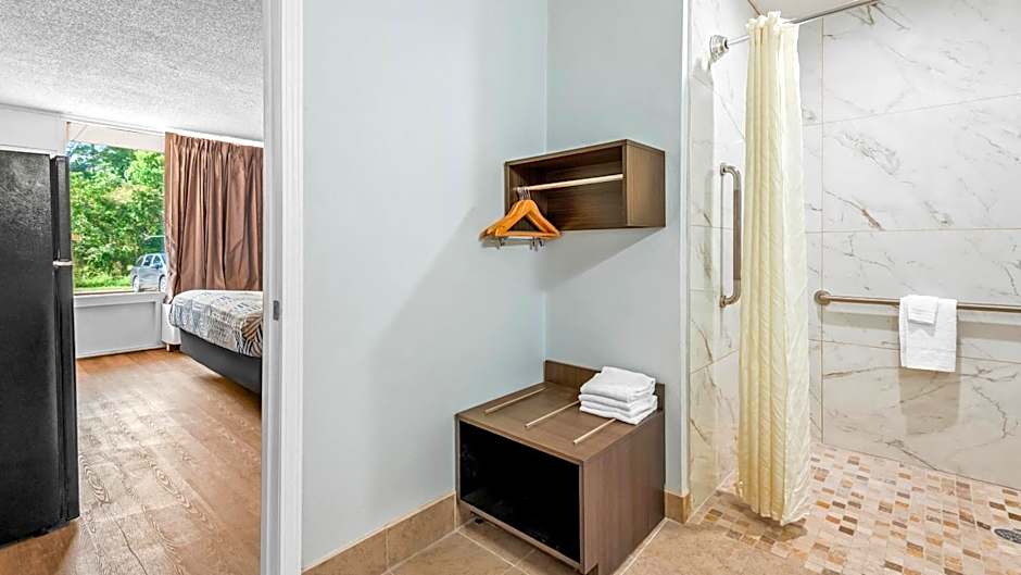 Motel 6 Hammond, LA - I 12 - I 55