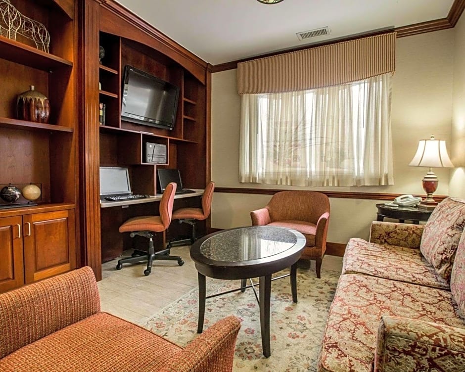Quality Inn & Suites Biltmore East – Asheville, NC