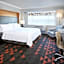 Holiday Inn & Suites Oakville at Bronte By IHG