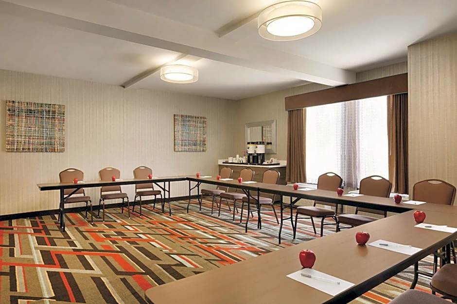 Hampton Inn By Hilton Atlanta-Buckhead