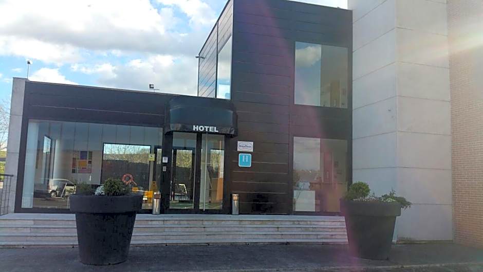 Puerta de Santillana