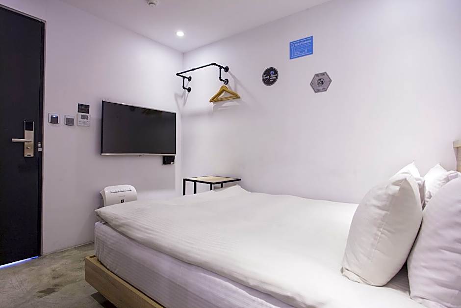 CHASE Hotel