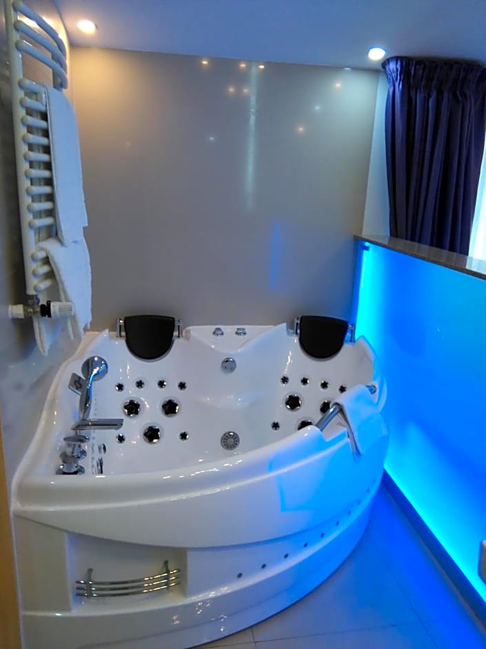 Hotel Christina Plus