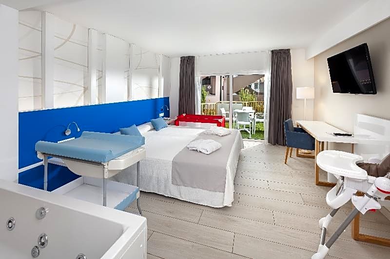 Playaolid Suites & Apartments