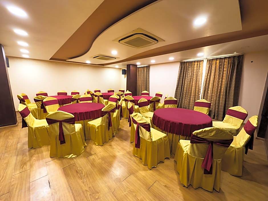Hotel Royal Palm - A Budget Hotel in Udaipur