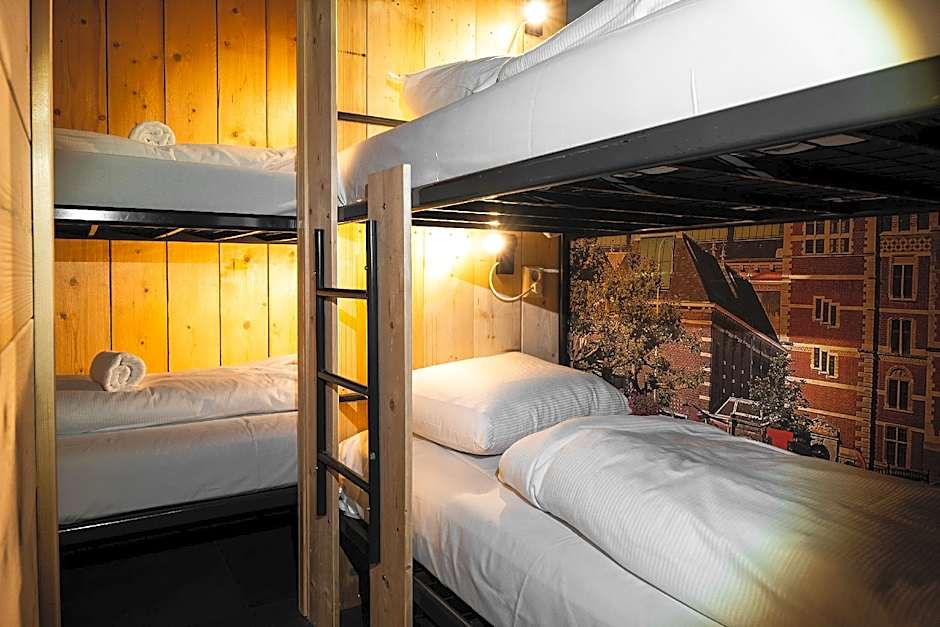 Photo 1 of 10 of Room for 8 People