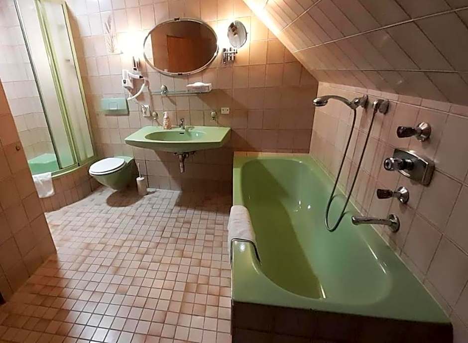 Jázmin panzió bőséges reggelivel közös konyhával a centrumban