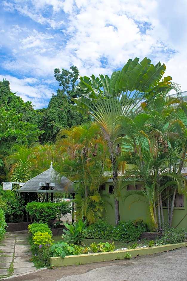 Pineapple Court Hotel