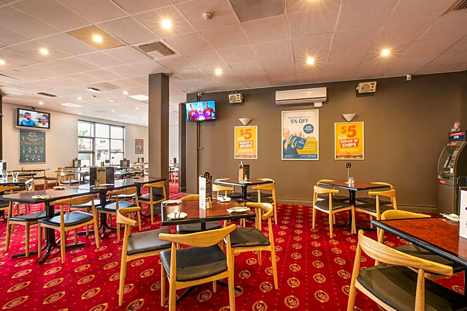 Nightcap at Hendon Hotel