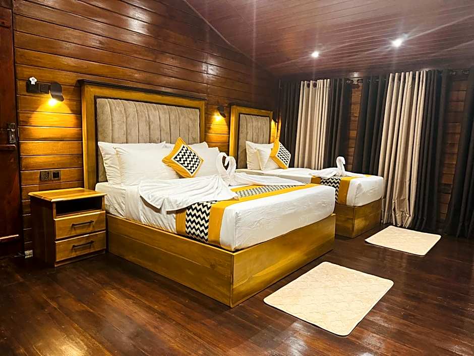 Photo 1 of 13 of Superior Chalet
