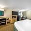 Best Western Harbour Inn & Suites Huntington - Sunset Beach