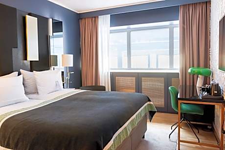 City View King Bed