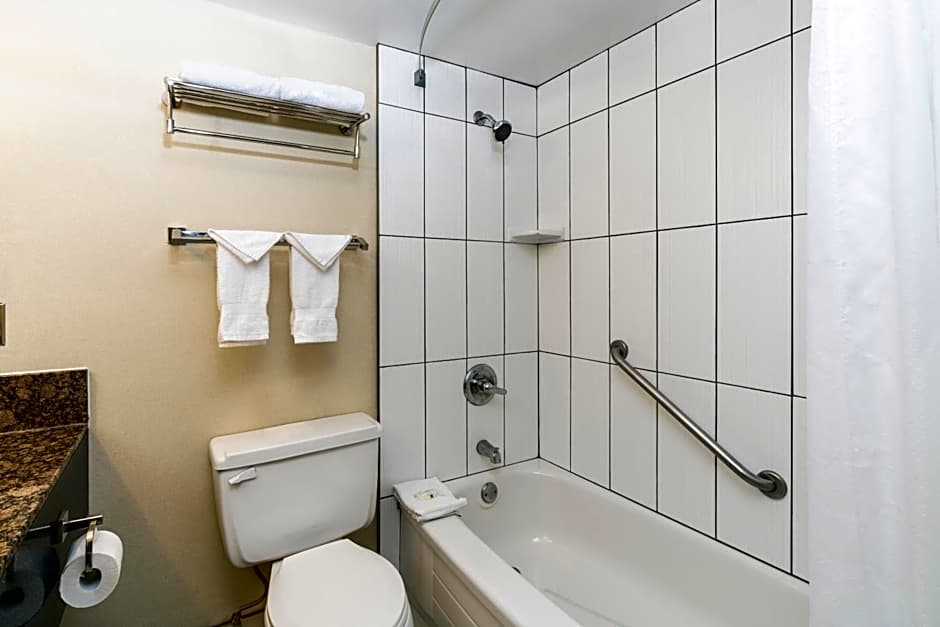 Quality Inn Downtown Inner Harbour