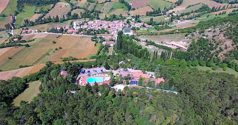 Hotel Pineta Ristorante country house in Fabriano