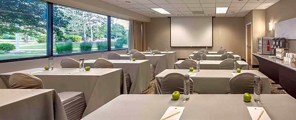 DoubleTree by Hilton Hotel Chicago - Schaumburg