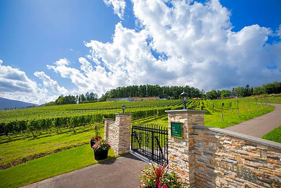 NIKI Hills WInery - Guest Reservations