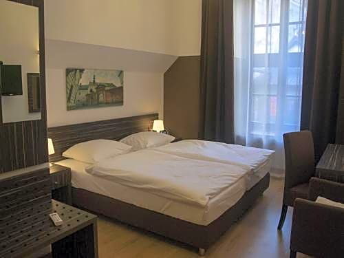 Pergamin Apartments