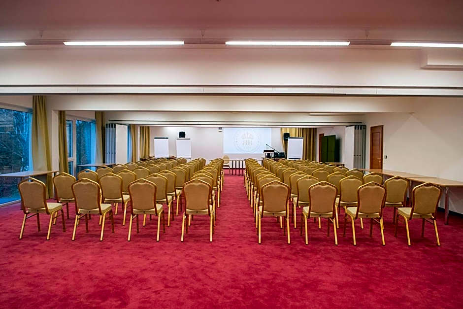 Két Korona Konferencia és Wellness Hotel