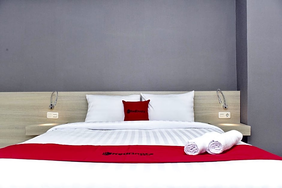 RedDoorz near Stasiun TVRI Surabaya 2