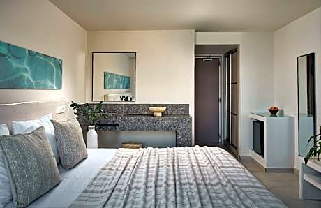 Deluxe Triple Room with Seaview