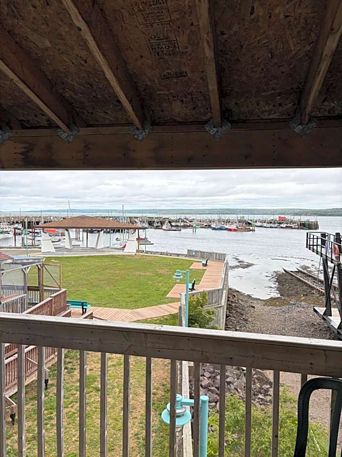 Shoreline Suites