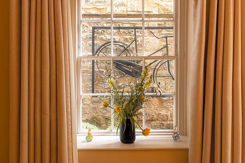 No 15 by GuestHouse, Bath