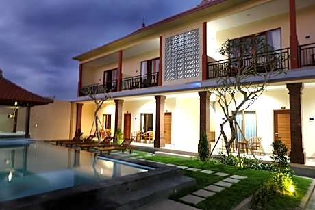 Tom's Inn Pecatu